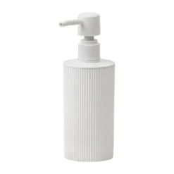 Pumppupullo muovia