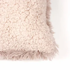 Tekoturkistyyny beige