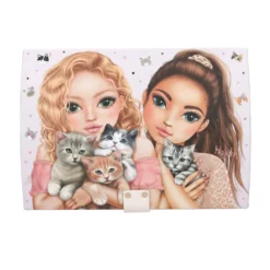 TOPModel Korurasia koodilla & musiikilla CAT LOVE